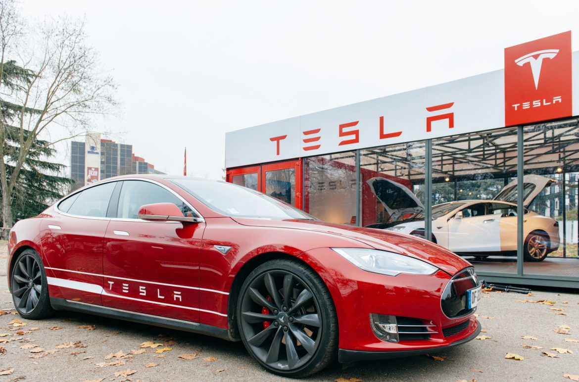 Tesla stock climbs over 2% in early trading: why this analyst remains bullish