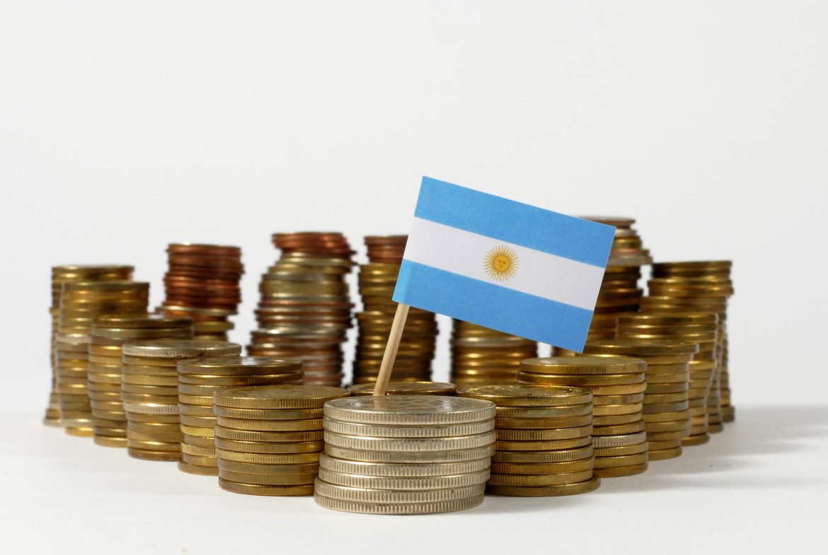 Argentine lawmakers in the lower house have passed a bill to create a special commission to <a href="https://zycrypto.com/argentinian-opposition-leaders-win-multiple-votes-in-the-lower-house-to-investigate-president-milei-and-libra-token/">investigate President Javier Milei’s links to the LIBRA token</a>, following a rug-pull incident involving the cryptocurrency project he had publicly endorsed.The inquiry marks a significant blow to Milei’s administration. The lower house approved the creation of the commission—an initiative that had previously failed in the Senate—by a vote of 128 to 93.Milei had earlier championed the <a href="https://invezz.com/news/2025/02/18/argentinas-anti-corruption-office-to-investigate-libra-token-case/">LIBRA token in February</a>, promoting it on social media as a potential catalyst for boosting Argentina’s struggling economy. However, amid recent allegations surrounding the token’s collapse, the president’s optimistic stance is becoming increasingly difficult to defend.Opposition gains momentum in CongressAccording to ZyCrypto, the lower house proceedings extended beyond the formation of the special commission. Lawmakers, largely from the opposition, also passed several measures aimed at scrutinizing key government officials linked to the LIBRA project.Among those summoned are Economic Minister Luis Caputo and National Securities Commission Chairman Roberto Silva. This motion passed with overwhelming support, gaining 131 votes in favor and 96 against.In addition, legislators successfully secured approval to request key documents and information from the Executive Branch regarding the LIBRA incident. That vote saw 135 votes in favor and 84 opposed.Opposition representative Pablo Juliano emphasized the need for transparency, stating that Congress must investigate whether the LIBRA token scandal inflicted serious damage on Argentina’s economic stability.Milei denies wrongdoing amid mounting scrutinyPresident Milei has strongly denied any misconduct, describing the investigations as “a classic political witch hunt” amid growing political pressure.He immediately sought to distance himself from the failed LIBRA project, insisting that there was no direct connection between himself and the token’s collapse.However, opposition lawmakers remain skeptical, particularly after photos emerged showing Milei alongside the developer behind the LIBRA token.The incident has quickly escalated into a major political controversy, with critics accusing the president of recklessly promoting a risky asset without adequate due diligence.As the investigation gathers pace, the political fallout from the LIBRA debacle could further erode confidence in Milei’s leadership, especially at a time when Argentina is grappling with deep economic challenges and market uncertainty.The post <a href="https://invezz.com/news/2025/04/10/argentine-lawmakers-launch-investigation-into-president-mileis-ties-to-failed-libra-token/">Failed LIBRA token update: Argentine lawmakers launch investigation into President Milei’s ties to the token</a> appeared first on <a href="https://invezz.com/">Invezz</a> Failed LIBRA token update: Argentine lawmakers launch investigation into President Milei’s ties to the token