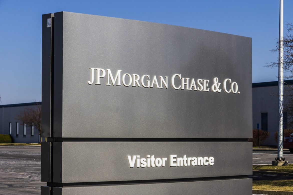 JPMorgan Chase is reportedly nearing a deal to take over the Apple Card, signaling a potential shake-up in one of Silicon Valley’s most prominent forays into consumer finance.Apple is said to be favoring JPMorgan as its next banking partner, according to the <em><a href="https://www.wsj.com/finance/banking/jpmorgan-chase-nears-a-deal-to-take-over-apples-credit-card-program-0bbcdda8">Wall Street Journal</a></em>, after Goldman Sachs decided to bow out of the credit card business. The exit follows years of mounting losses, operational friction, and increased scrutiny from regulators, challenges that ultimately made the Apple Card partnership more trouble than it was worth for Goldman.Launched in 2019, the Apple Card has since grown into a sizable operation, with more than 12 million users and a credit portfolio that now tops $17 billion. For JPMorgan, stepping in would mean not just absorbing that scale, but also deepening its ties with Apple at a time when digital finance is becoming a bigger part of the banking playbook.Apple’s deepening relationship with JPMorganIf the deal goes through, it would bring Apple and JPMorgan even closer, deepening a relationship that already runs pretty deep behind the scenes. JPMorgan already has deep ties to Apple. As the country’s largest bank, it processes Apple Pay transactions for millions of Chase cardholders and frequently promotes Apple products through customer perks. Taking over the Apple Card would be a natural extension of that relationship and a chance for JPMorgan to further cement its role in the growing intersection of tech and finance.For Apple, the switch would bring in a more seasoned banking partner—one with a longer track record in consumer credit and the infrastructure to handle a program of this scale. For JPMorgan, it’s an opportunity to grow its digital payments footprint and play a bigger role in shaping the future of fintech.That said, the deal isn’t done yet. While talks have moved forward, there are still a few unresolved issues on the table. Sources say negotiations over pricing and potential program tweaks could stretch out the timeline or even scuttle the deal entirely if things don’t align.One of the key hurdles is price: JPMorgan reportedly wants a discount on the portfolio, citing concerns around credit quality and the quirks in how the card program runs. There’s also the matter of Apple’s unusual billing setup, which has all cardholders receiving statements on the same day each month. That system overwhelmed Goldman’s support teams, and JPMorgan is pushing for changes. Apple appears willing to tweak the model, but until everything’s signed, sealed, and delivered, the outcome remains up in the air.Goldman Sachs’ bumpy rideWhen Goldman Sachs teamed up with Apple to launch the Apple Card in 2019, it was seen as a bold bet on consumer finance. But the reality turned out messier. Losses piled up, customer service costs ballooned, and regulatory pressure mounted leading Goldman to rethink its entire approach to retail banking. Backing out of the Apple Card was just one part of that retreat.Now, JPMorgan Chase looks poised to pick up where Goldman left off. It’s a very different kind of move. While Goldman is pulling back, JPMorgan sees a long-term play: deeper access to Apple’s massive ecosystem and a chance to expand its digital payments footprint. If the deal goes through, it could reshape how traditional banks partner with tech giants. It’s also a reminder that even with all the talk about disruption, old-school financial infrastructure still plays a critical role in making flashy new fintech work.The post <a href="https://invezz.com/news/2025/07/29/apple-dumps-goldman-sachs-jpmorgan-eyes-apple-card-takeover-in-major-shakeup/">Apple dumps Goldman Sachs? JPMorgan eyes Apple Card takeover in major shakeup</a> appeared first on <a href="https://invezz.com/">Invezz</a> Apple dumps Goldman Sachs? JPMorgan eyes Apple Card takeover in major shakeup